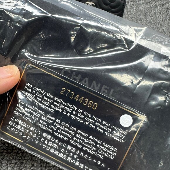 CHANEL Leather Wallet 450-082125 - Picture 11 of 12